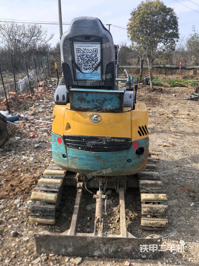 駕駛室頂部（整機外觀）