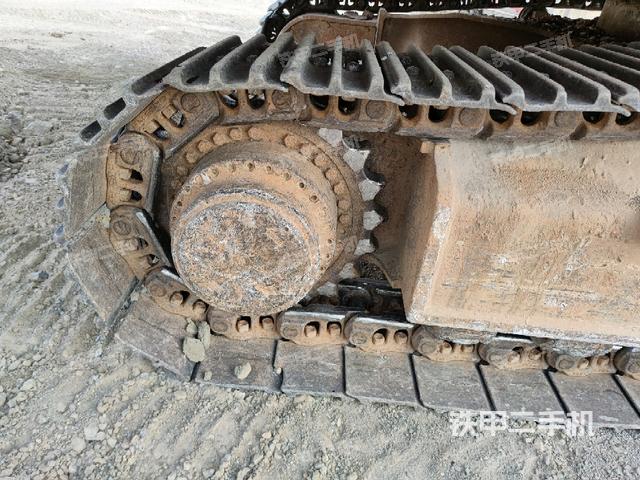 右驱动轮（行走机构）