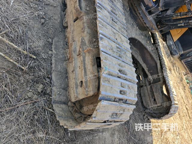 三一重工SY235C挖掘机的设备实拍-第3张实拍照片
