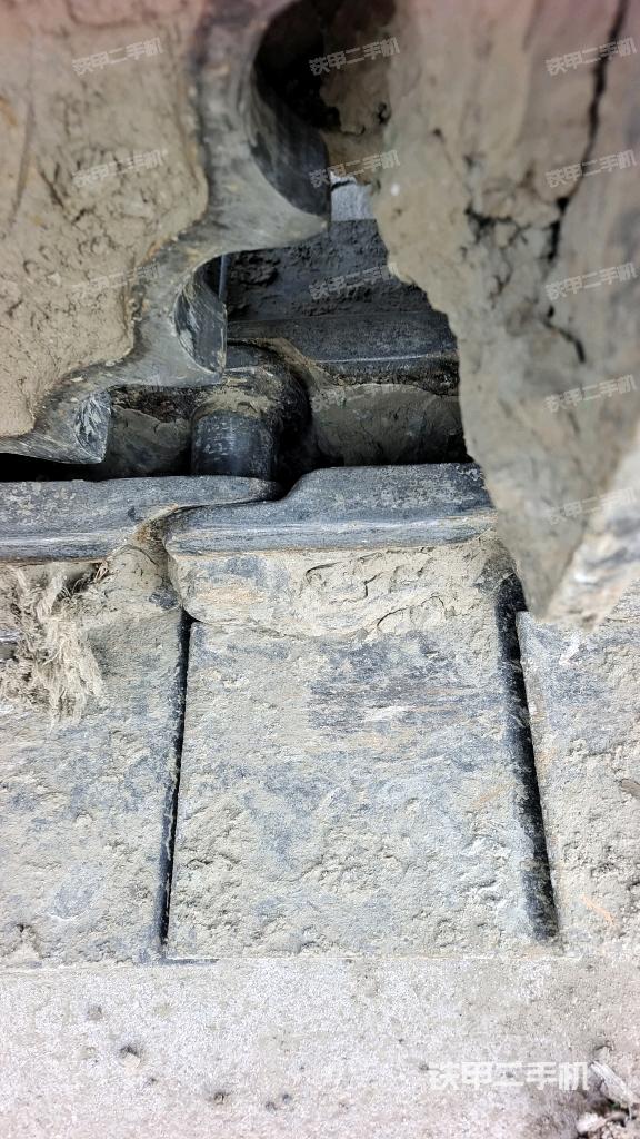 右驅(qū)動(dòng)輪（行走機(jī)構(gòu)）