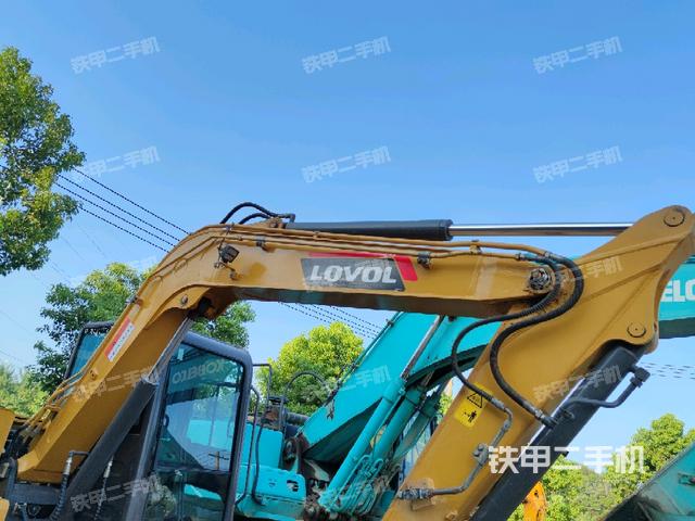 大臂整体 右侧(工作和回转装置) 大臂整体 右侧(工作和回转装置)