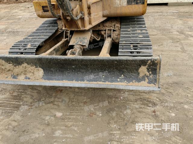 轉(zhuǎn)盤和下車架正前（工作和回轉(zhuǎn)裝置）