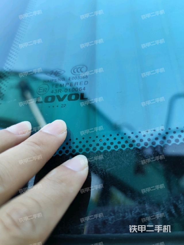 后窗玻璃角标(驾驶室部分) 后窗玻璃角标(驾驶室部分)