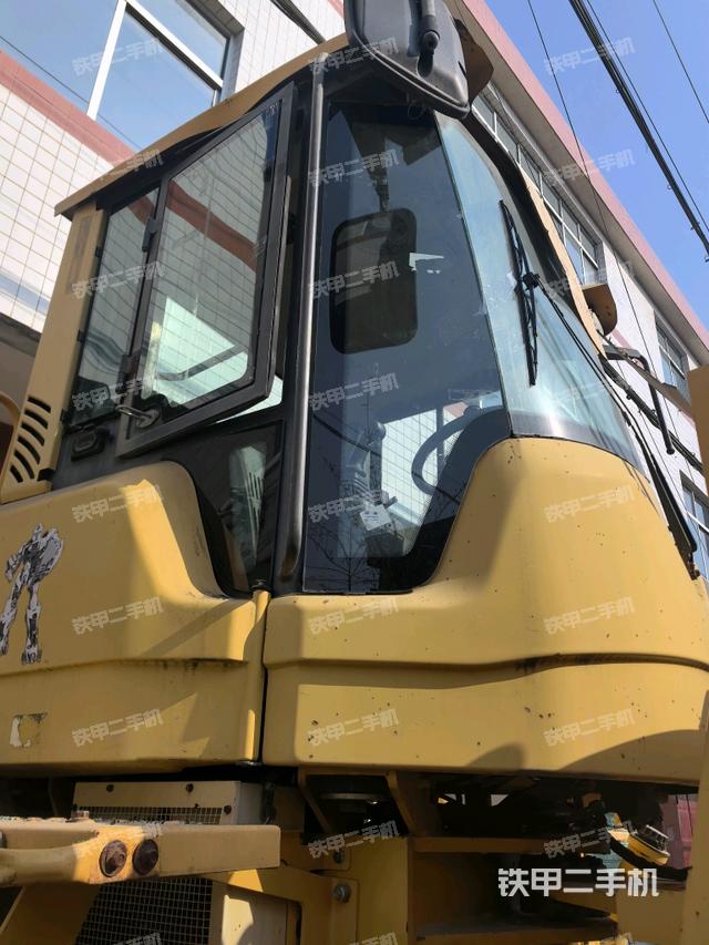 駕駛室正側(cè)（駕駛室部分）