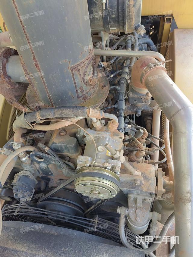 風(fēng)扇及皮帶（壓路機(jī)發(fā)動機(jī)艙）