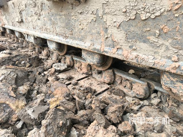 右側行走馬達蓋板（行走機構）