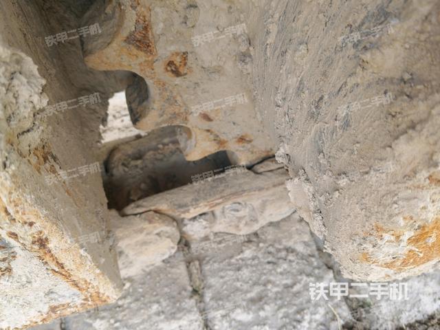 左側(cè)履帶整體?（行走機(jī)構(gòu)）