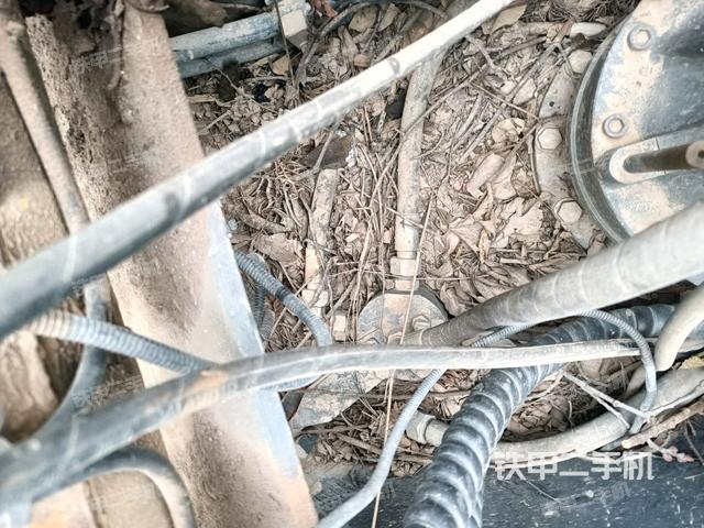 中央回轉(zhuǎn)接頭特寫（上車部件）