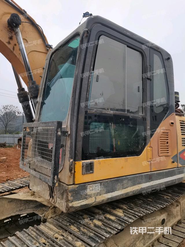 駕駛室左前45度（駕駛室部分）