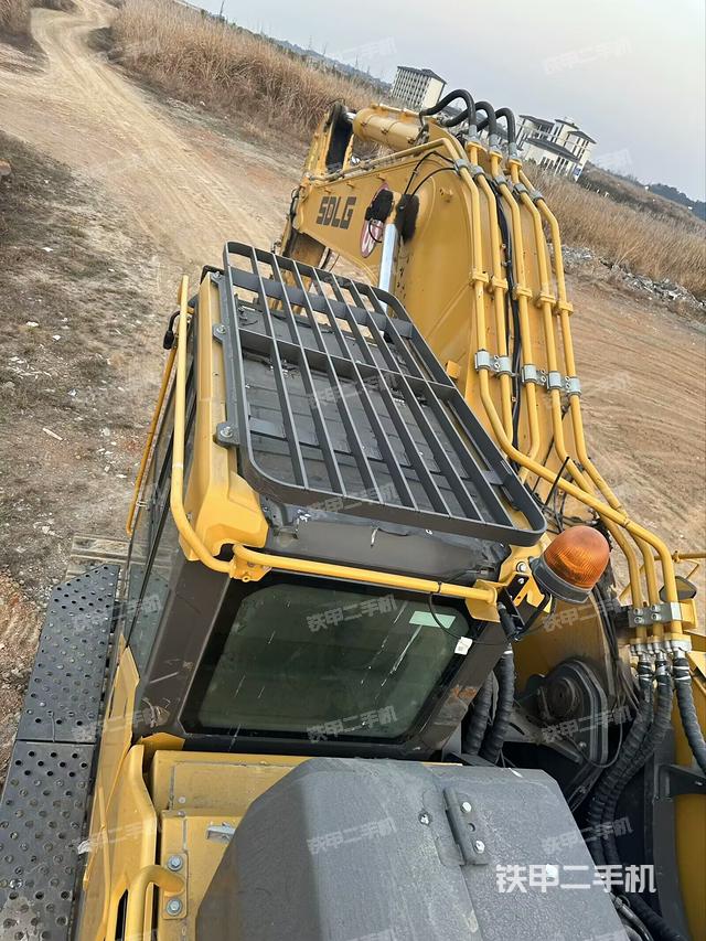 駕駛室頂部（整機(jī)外觀）