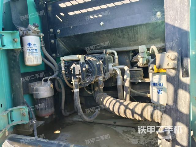 液壓泵斜45?左（大件艙室）