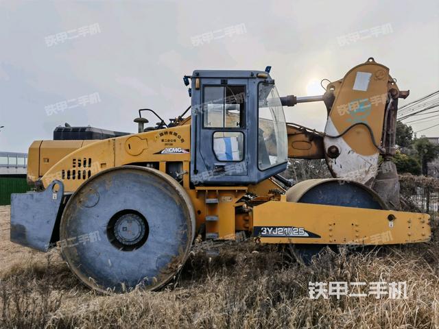 整機右側(cè)(設備外觀及核心部件) 整機右側(cè)(設備外觀及核心部件)