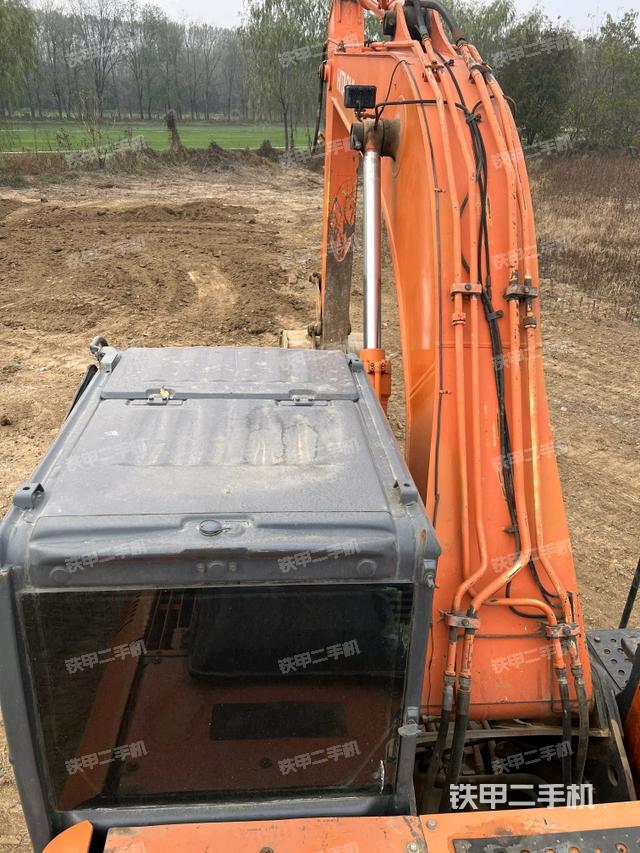 駕駛室頂部（整機(jī)外觀）