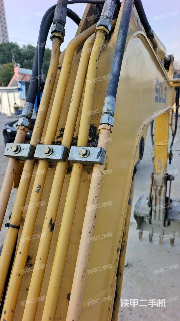 大臂背部俯視（工作和回轉(zhuǎn)裝置）