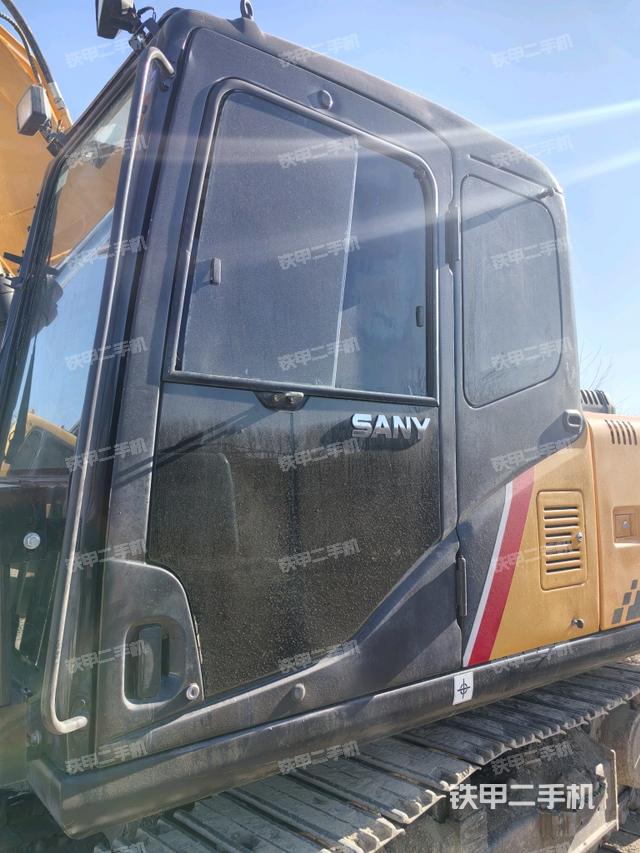 駕駛室整體（整機(jī)外觀）