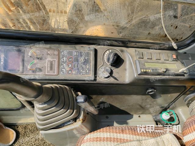 座椅右側控制臺/鑰匙門/油門/含右手柄（駕駛室部分）