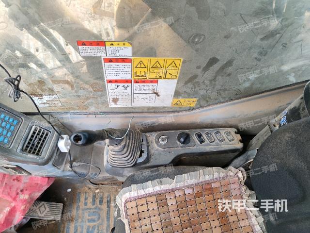 座椅右側(cè)控制臺/鑰匙門/油門/含右手柄（駕駛室部分）