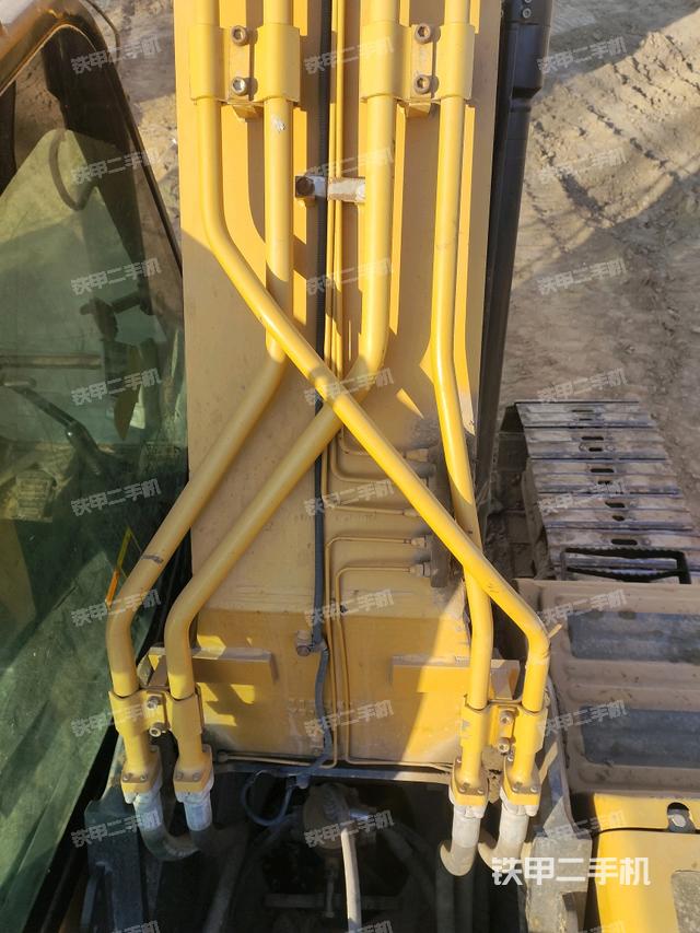 大臂背部俯視（工作和回轉(zhuǎn)裝置）