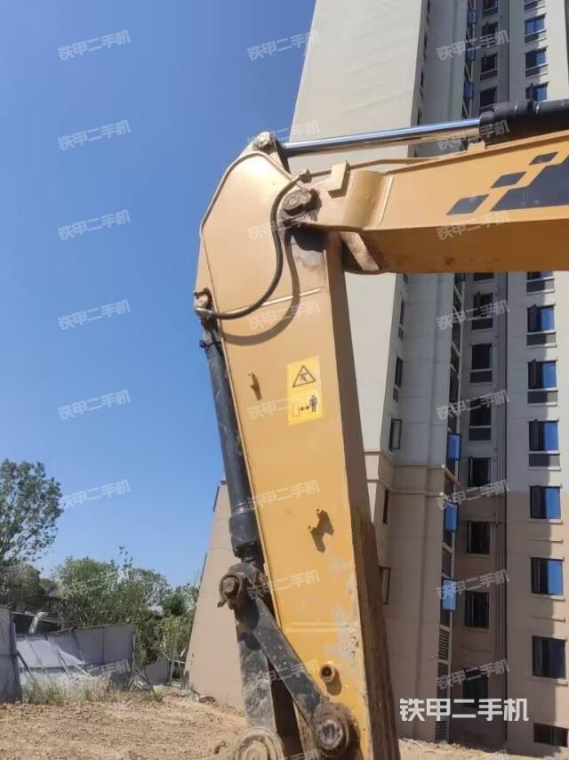 小臂整體左后(工作和回轉(zhuǎn)裝置) 小臂整體左后(工作和回轉(zhuǎn)裝置)