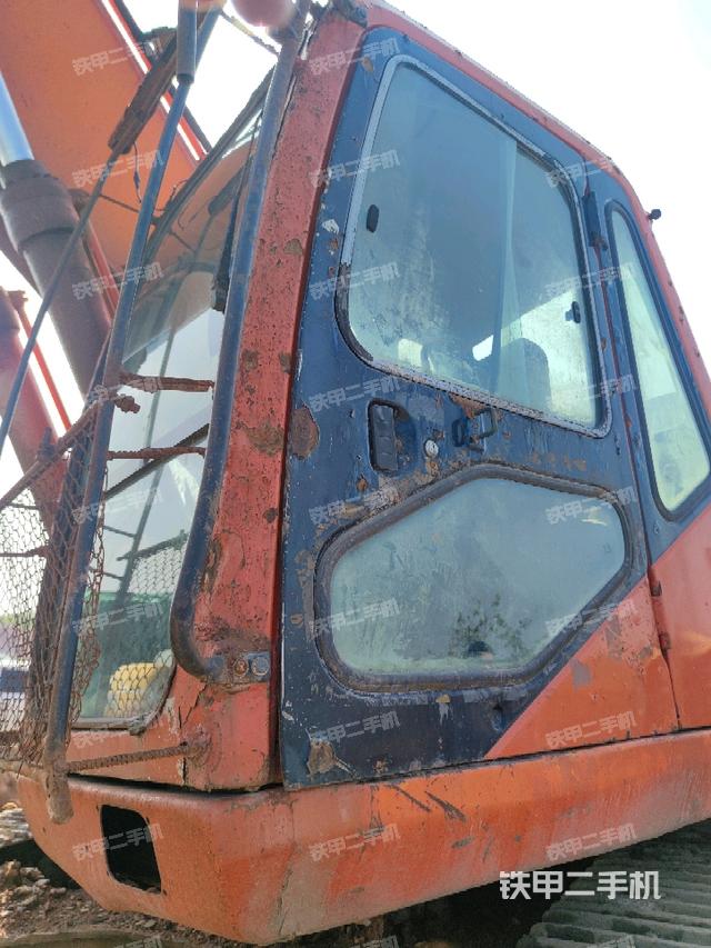 驾驶室左前45度（驾驶室部分）