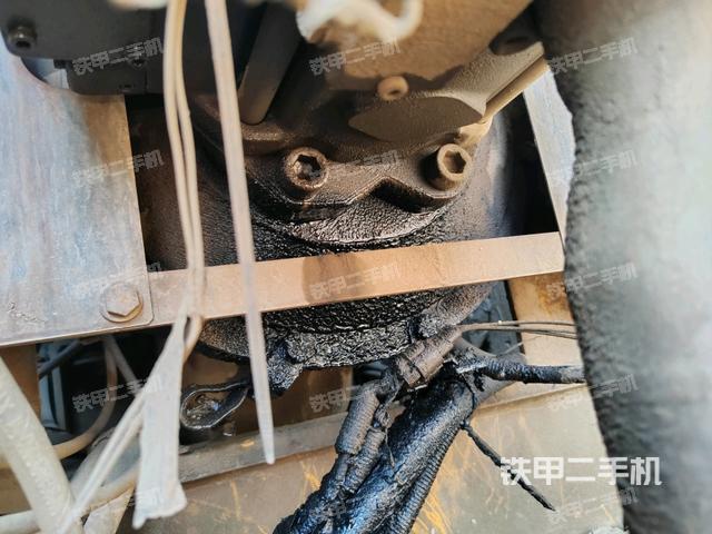 液壓泵斜45?右（大件艙室）