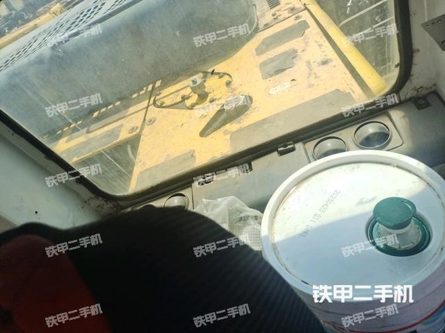 左后方玻璃角標(biāo)（駕駛室部分）