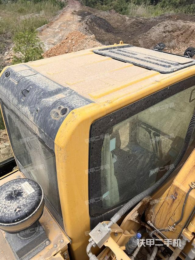 驾驶室顶部俯视(上车部件) 驾驶室顶部俯视(上车部件)