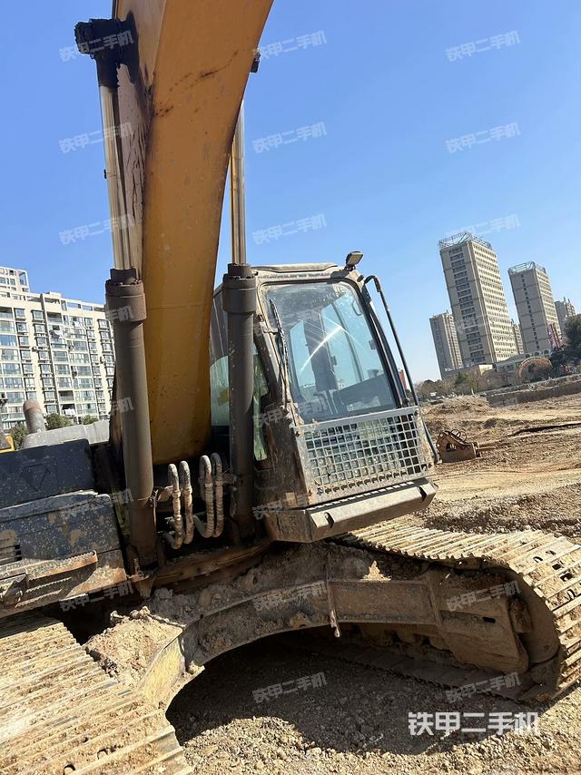 大臂油缸整體?豎拍（工作和回轉(zhuǎn)裝置）