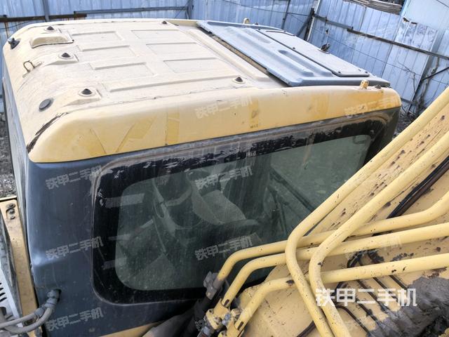 發(fā)動(dòng)機(jī)室（上車部件）