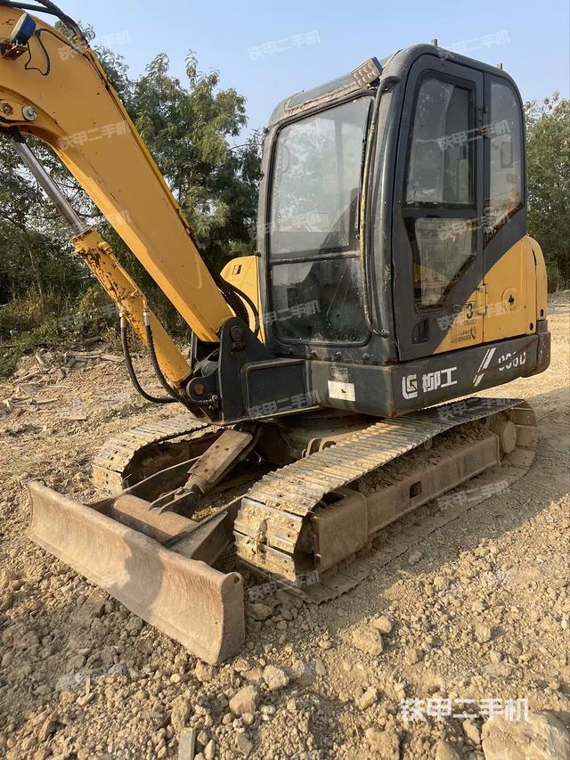 驾驶室整体（整机外观）