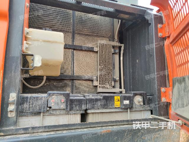 散热器正面(大件舱室) 散热器正面(大件舱室)