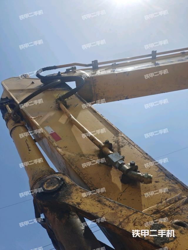 大臂油缸整體?豎拍（工作和回轉(zhuǎn)裝置）