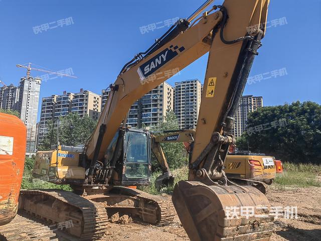 大臂整體?右側（工作和回轉裝置）