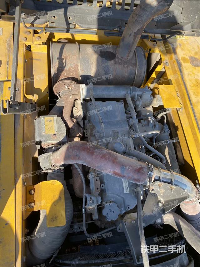 發(fā)動(dòng)機(jī)室（上車部件）