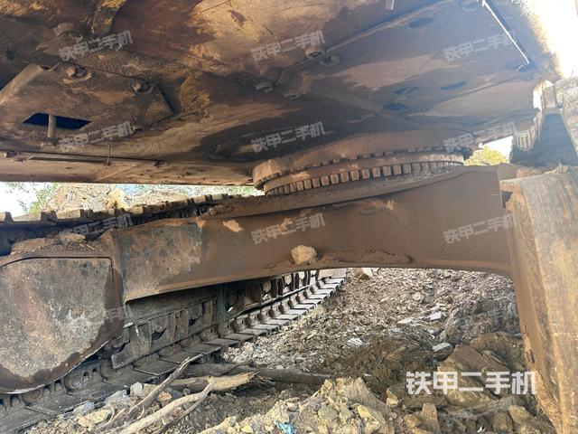 右側(cè)行走馬達蓋板（行走機構(gòu)）