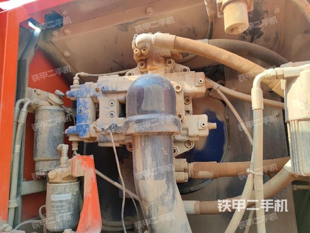 液壓泵斜45?左(大件艙室) 液壓泵斜45?左(大件艙室)