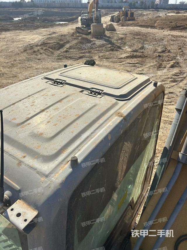 駕駛室頂部俯視（上車(chē)部件）