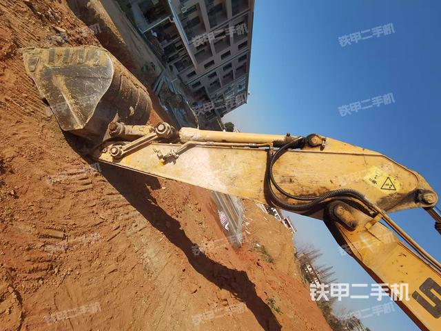 小臂整體左后(工作和回轉裝置) 小臂整體左后(工作和回轉裝置)