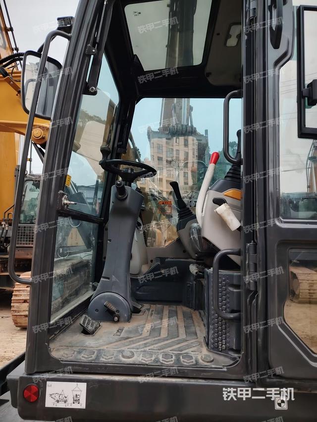 駕駛室整體（整機(jī)外觀）