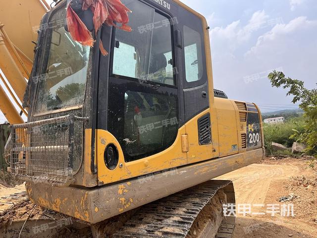 驾驶室左前45度(驾驶室部分) 驾驶室左前45度(驾驶室部分)