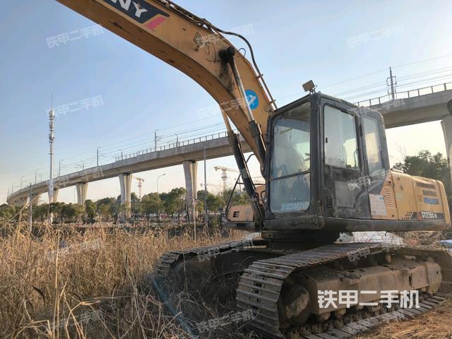 駕駛室頂部(整機(jī)外觀(guān)) 駕駛室頂部(整機(jī)外觀(guān))