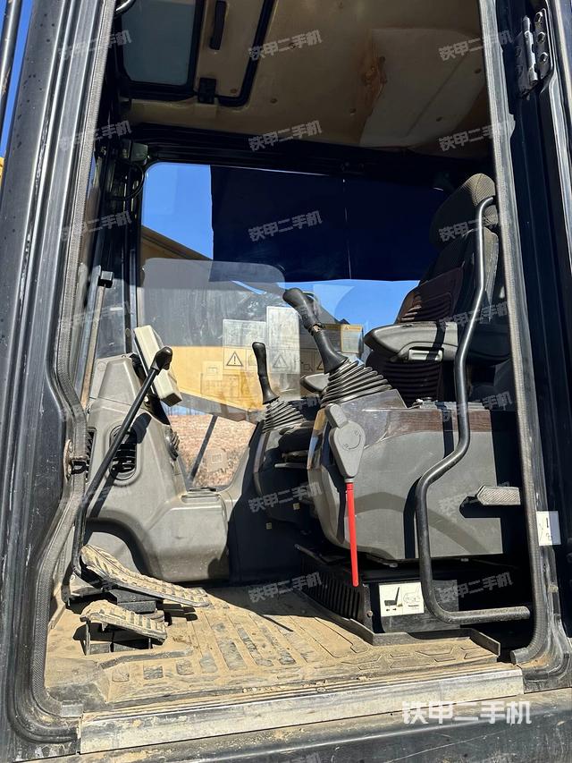 驾驶室整体（整机外观）