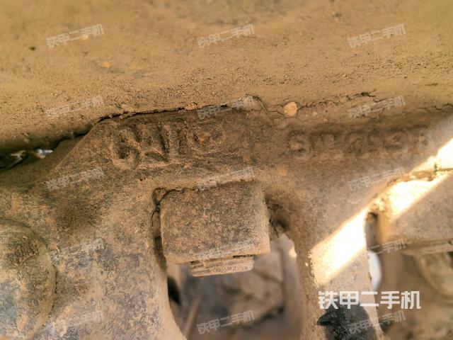 右側(cè)履帶整體(行走機(jī)構(gòu)) 右側(cè)履帶整體(行走機(jī)構(gòu))