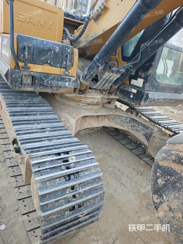 駕駛室頂部（整機(jī)外觀）