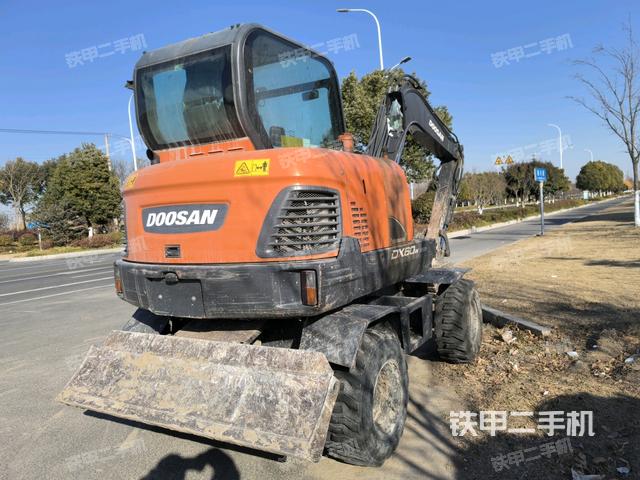 右后45(整機(jī)外觀) 右后45(整機(jī)外觀)