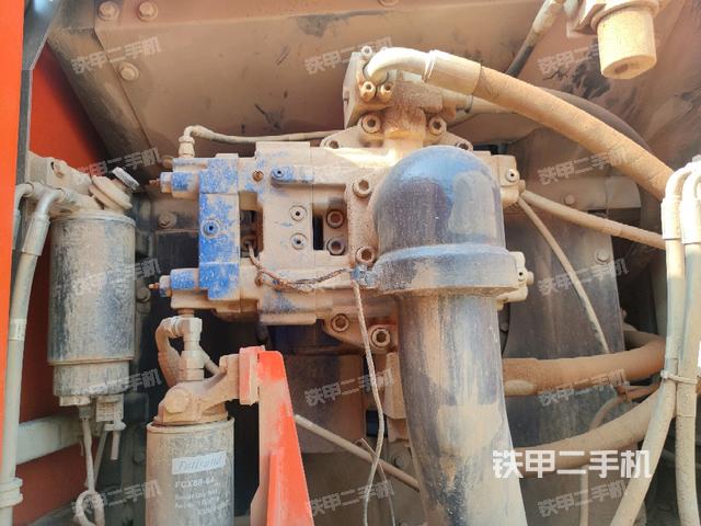 液壓泵斜45?右(大件艙室) 液壓泵斜45?右(大件艙室)