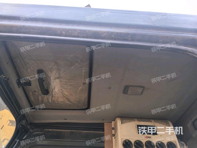 右側玻璃角標（駕駛室部分）