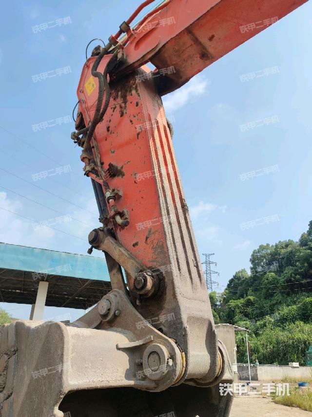 小臂整體左后(工作和回轉(zhuǎn)裝置) 小臂整體左后(工作和回轉(zhuǎn)裝置)