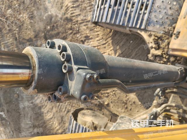 大臂油缸整體?豎拍（工作和回轉(zhuǎn)裝置）