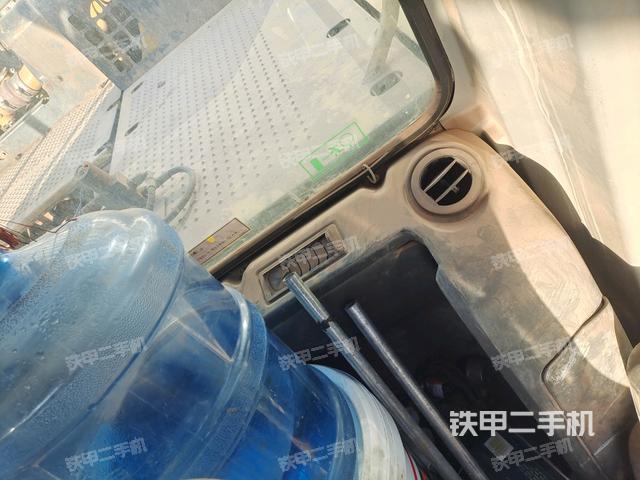 座椅右側(cè)控制臺/鑰匙門/油門/含右手柄（駕駛室部分）